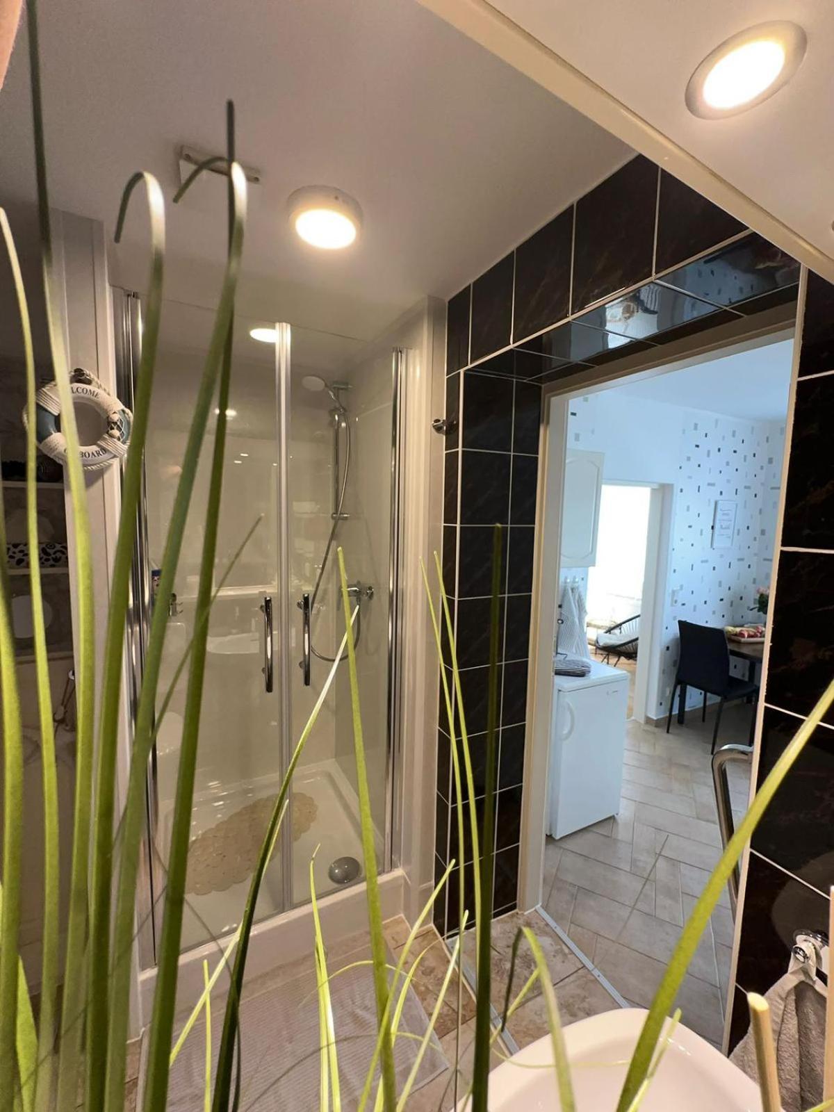 Ferienwohnung Am Strom Rostock Eksteriør billede